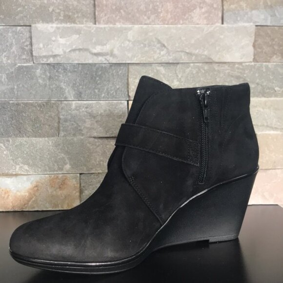 Clarks Women's Daylily Surety Wedge Boot - Picture 4 of 7